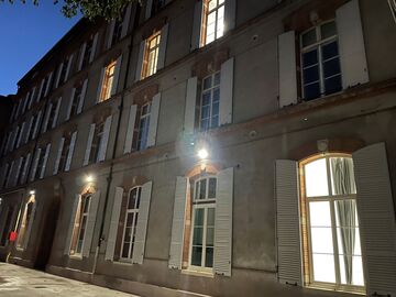 Volets battants bois persiennés à Toulouse ( école St Stanislas )