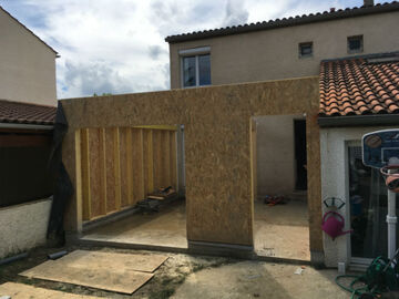 Art du Bois taille sur mesure les murs ossature bois sur place chantier a Saint-Orens 