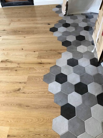 Parquet bois massif -carreaux ciment pose collé a Toulouse Avant notre intervention3