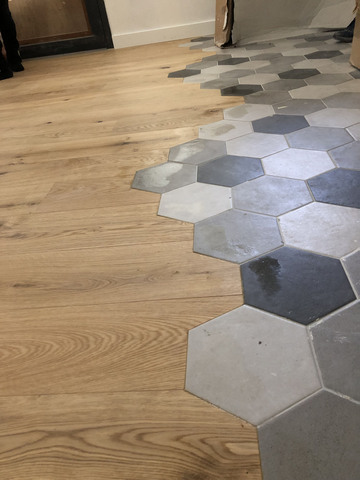 Parquet bois massif -carreaux ciment pose collé a Toulouse Avant notre intervention2