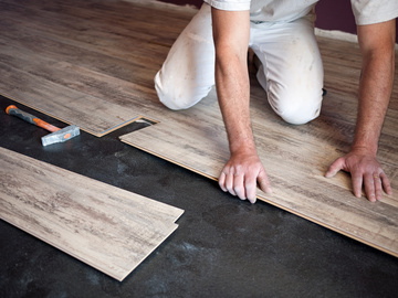 Professionnel de la pose de parquet