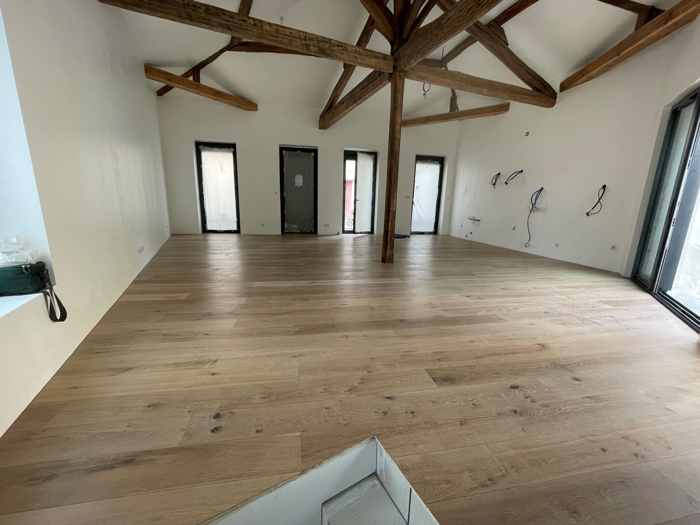 Parquet bois massif -carreaux ciment pose collé a Balma Début de chantier