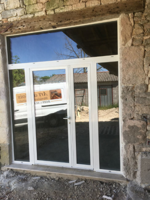 Chassis composé en alu Ral 7016 gris anthracite a Ramonville pour façade de magasin