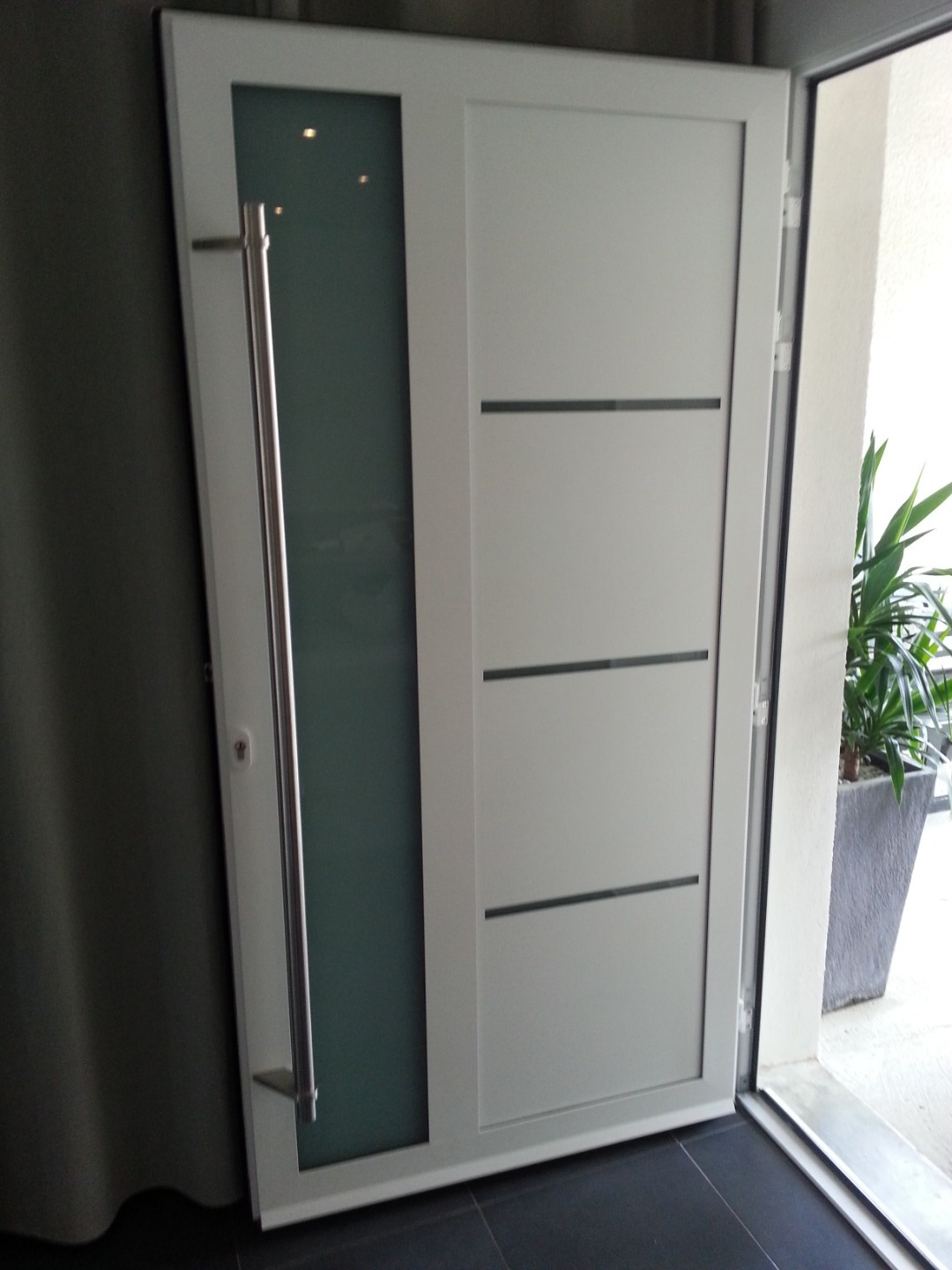 Porte d’entrée alu chantier Portet-sur-Garonne