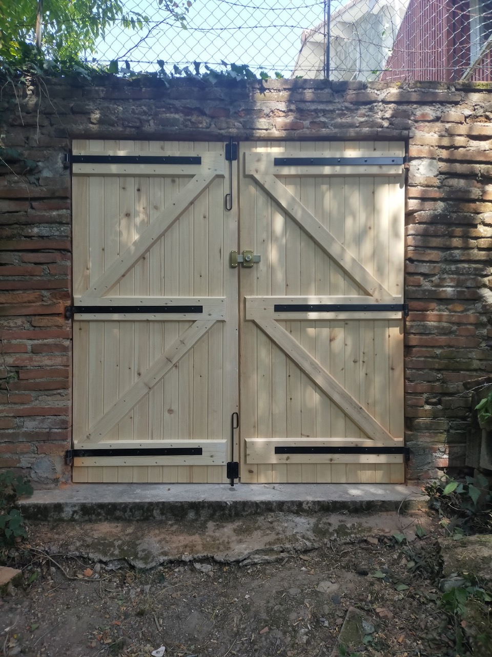 volets-battants-bois-lasures-1